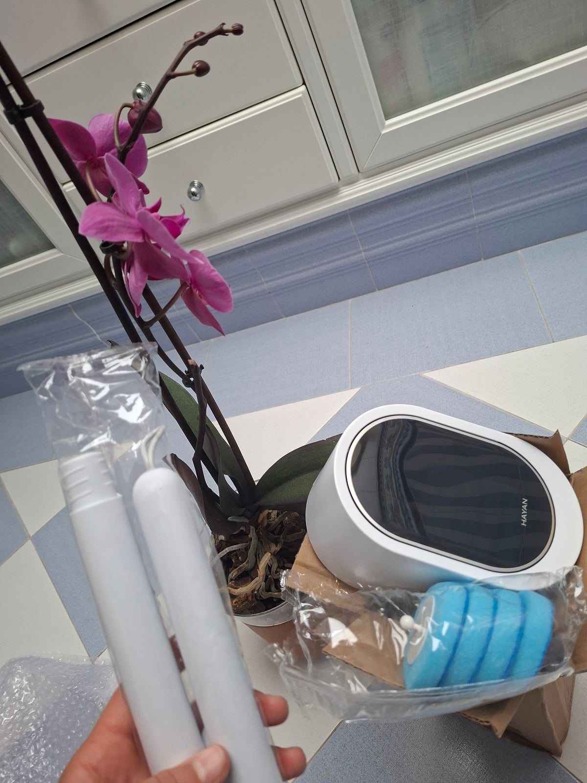 Sanix Disposable Toilet-Brush |Replaceable Cleaning Heads| Easy & Clever brush
